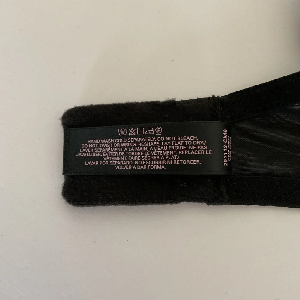 Victorias Secret Very Sexy Plunge Bra NWOT  size 34D